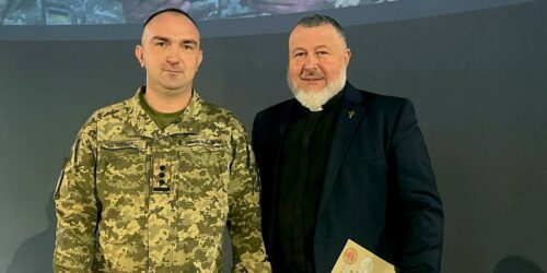 Капеланів УЦХВЄ Володимира Стрельцова та Ореста Куцого нагородили знаком «Хрест Військова честь», Вʼячеслава Когута – відзнакою «За сприяння обороні»