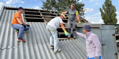 Волонтер з Тернопільщини Руслан Пеняга разом з командою відбудував шістдесят будинків на Херсонщині