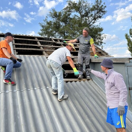 Волонтер з Тернопільщини Руслан Пеняга разом з командою відбудував шістдесят будинків на Херсонщині