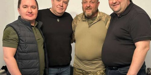 «Україна зміниться Божою зцілюючою силою! Він змінить обличчя країни й зцілить душу нації», – пастор і військовий Степан Юзюк