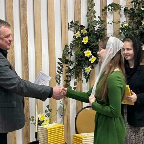 Понад сорок студентів успішно завершили навчання на курсах для вчителів недільної школи у м. Рівному