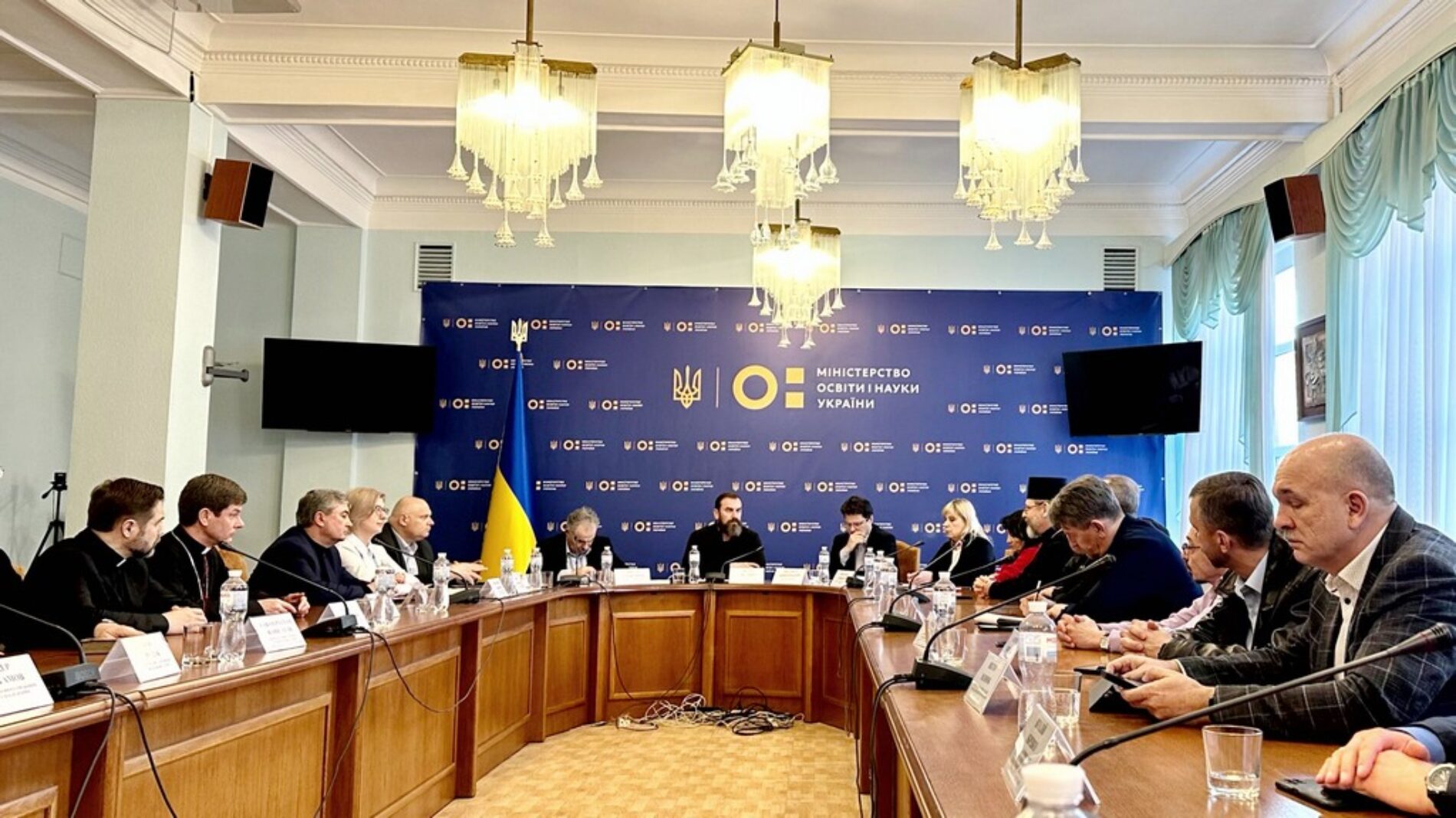 «Виховання патріотизму має ґрунтуватися на біблійній моралі» – Віктор Вознюк під час зустрічі ВРЦіРО з Міністром освіти України