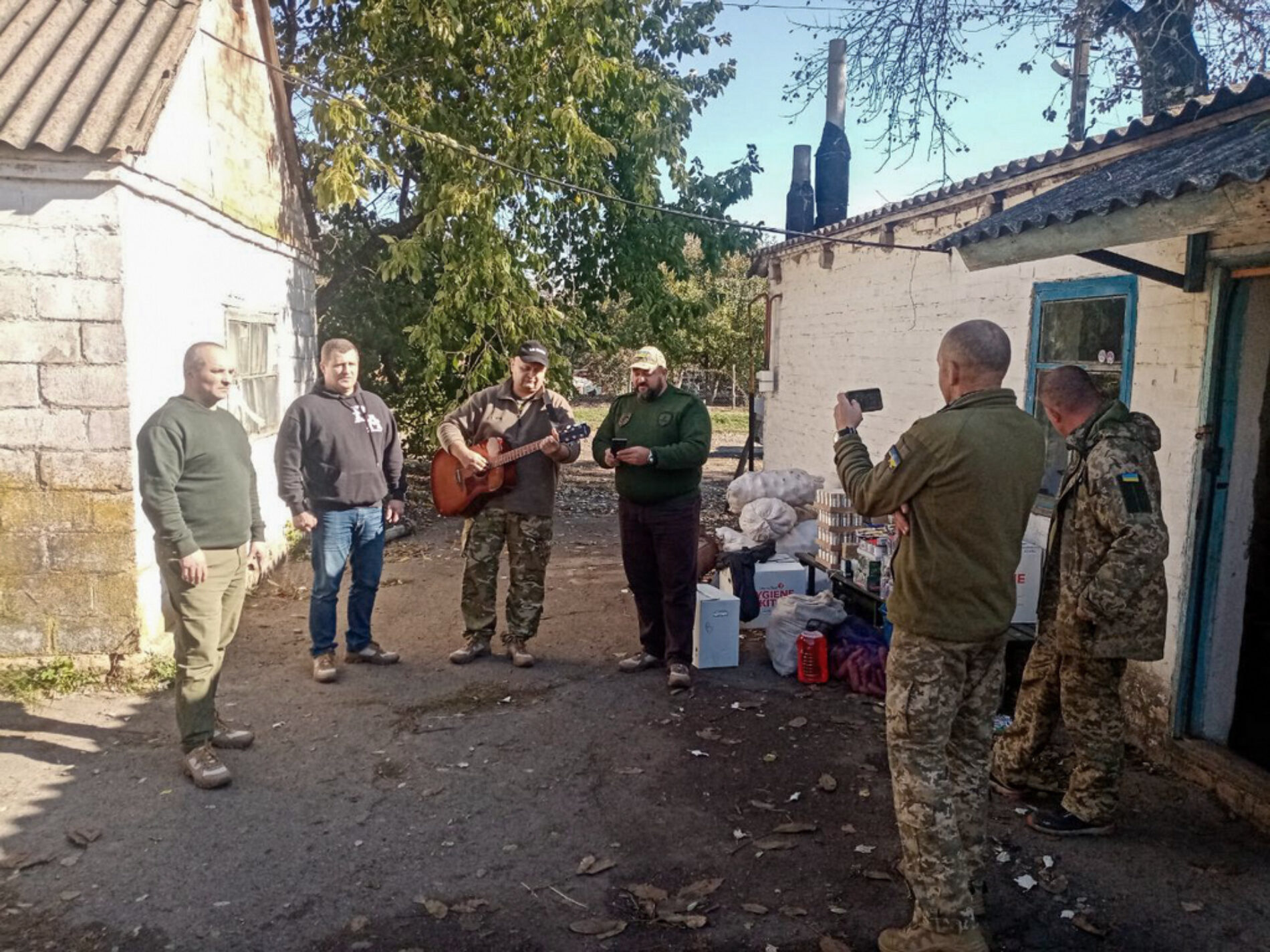 П’ятеро капеланів з Першої церкви ХВЄ Тернополя служать військовим на фронті