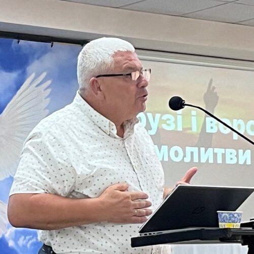 Про цінність безперервної молитви проповідував для вірян у Херсоні єпископ Ростислав Мурах