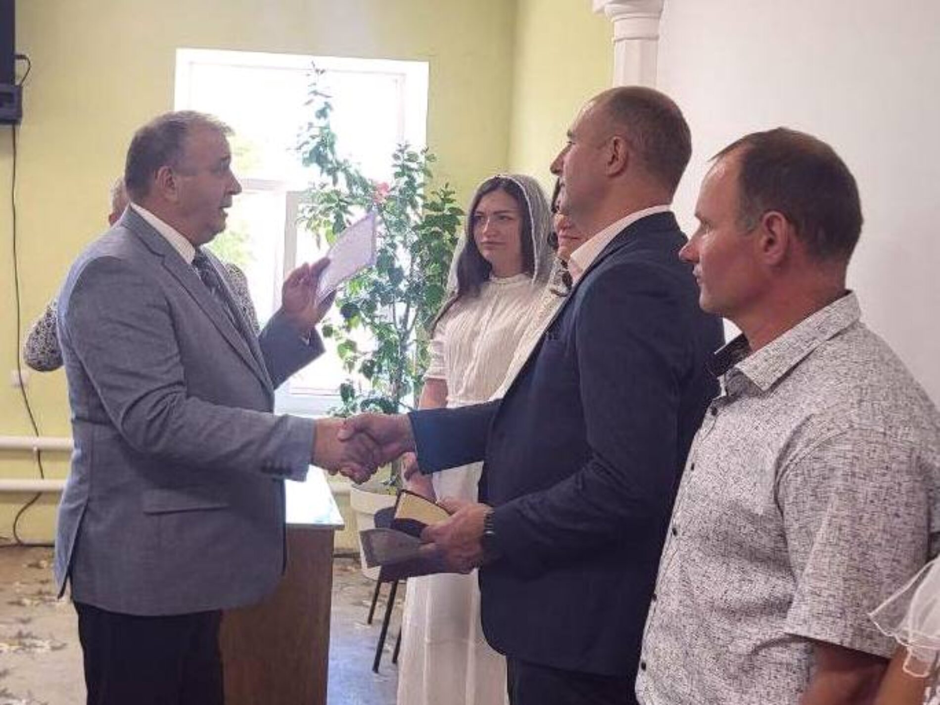 Церква у Лозуватці на Дніпропетровщині відзначила 30 років з нагоди відкриття Дому молитви