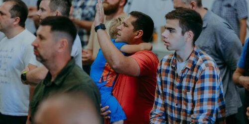 У Вишгороді на Київщині провели обласну чоловічу конференцію на тему «Стояти твердо»