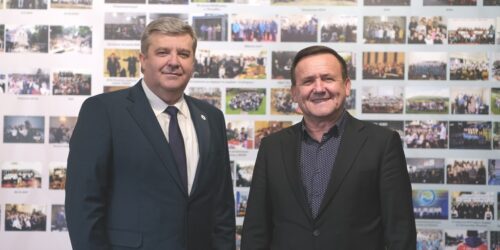 Півстоліття натхненної праці, випробувань та благословень: київська «Церква на Кар’єрній, 44», відзначила 50-річчя
