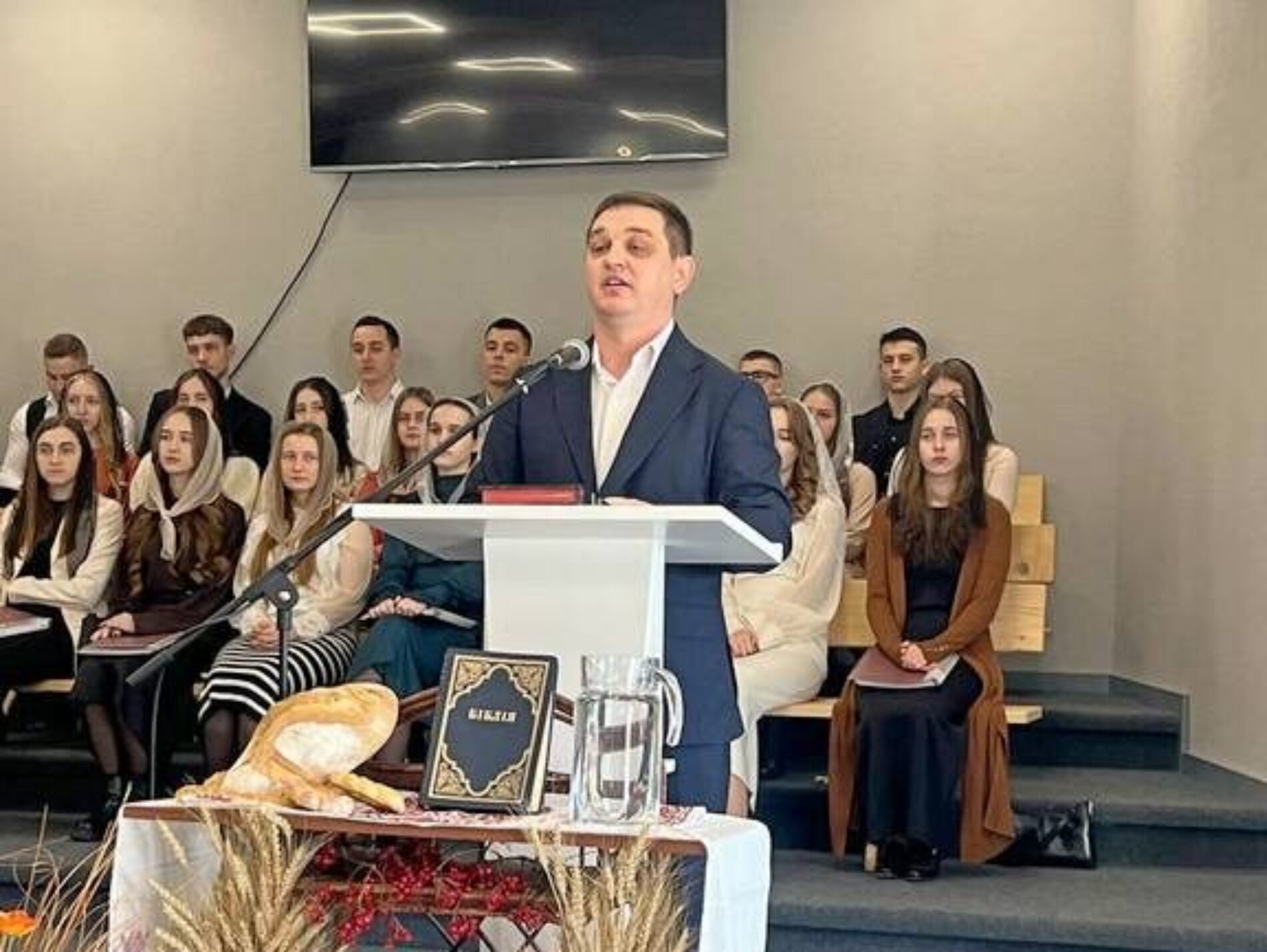 У Семиполках на Київщині урочисто посвятили довгоочікуваний Дім молитви 