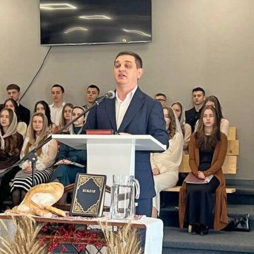 У Семиполках на Київщині урочисто посвятили довгоочікуваний Дім молитви 
