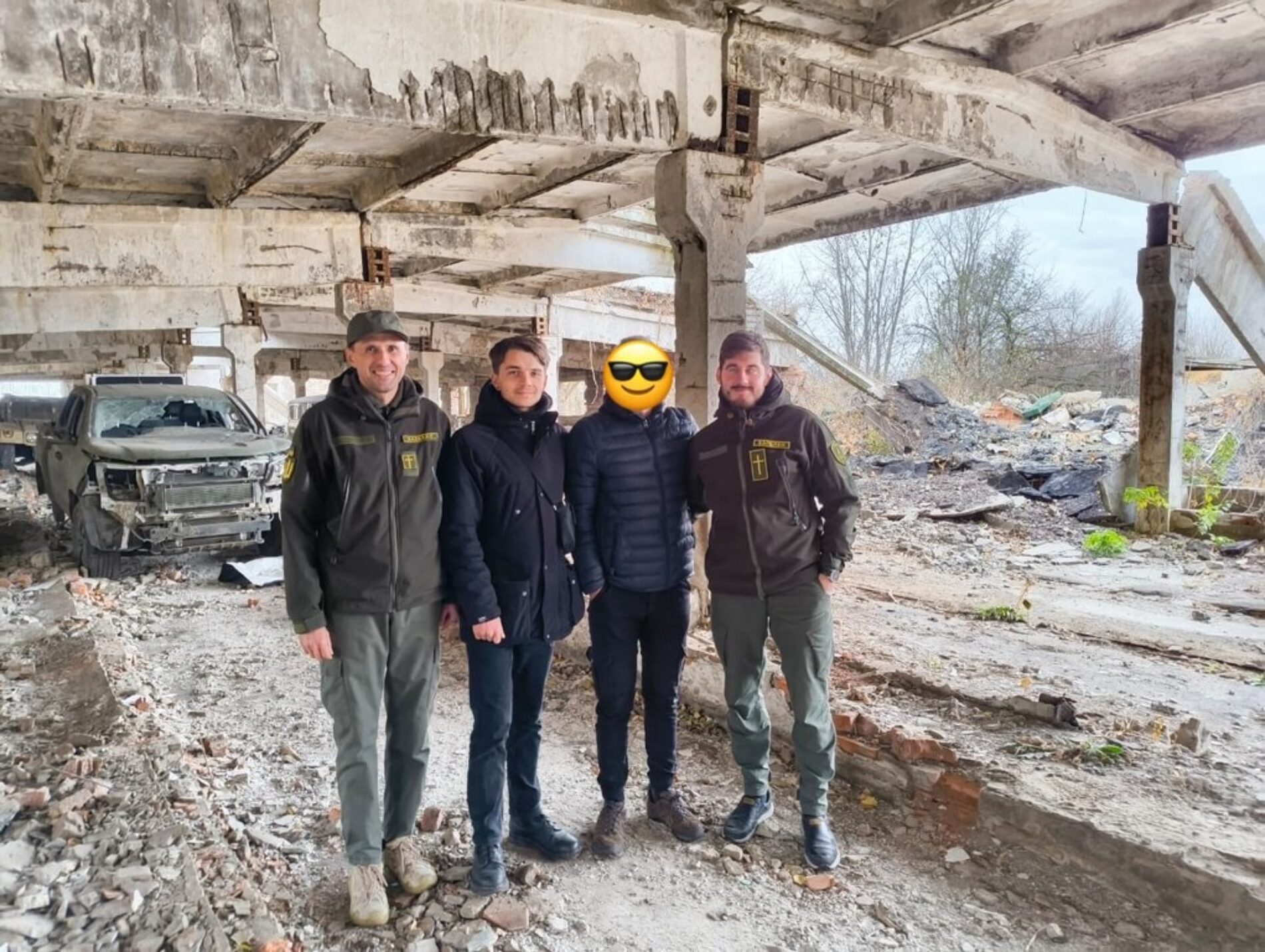 Теплі речі та теплі слова для наших військових доставили капелани-добровольці з Хмельниччини