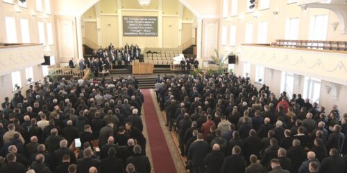 Як зберегти мир і святість та намножувати любов і жертовність — ключові теми річної конференції Рівненського об’єднання УЦХВЄ
