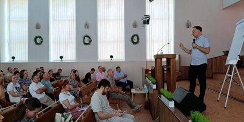 Вчення про Церкву та фінанси вивчали під час конференції в Запоріжжі