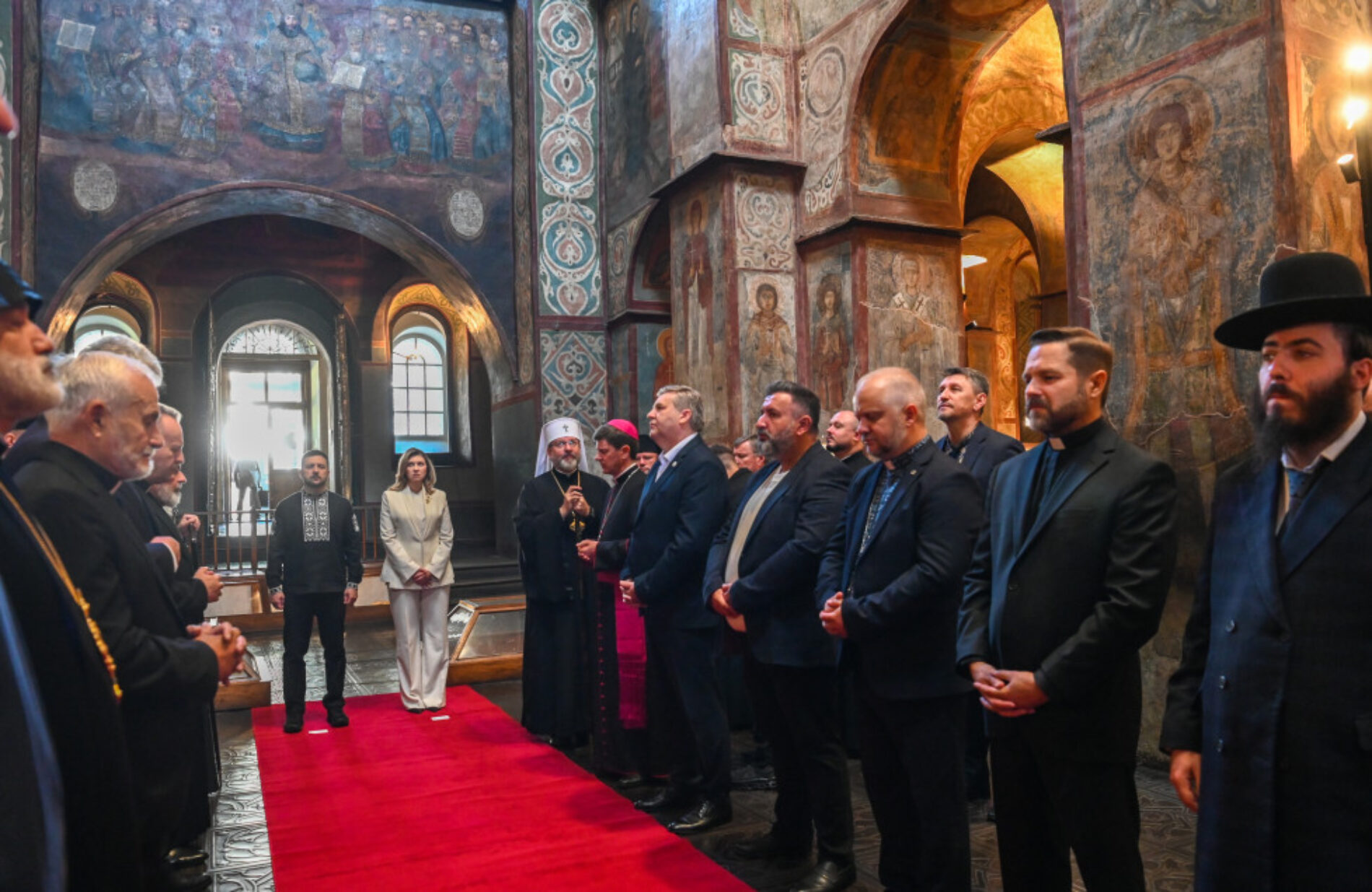 Старший єпископ Анатолій Козачок взяв участь у міжконфесійній молитві за Україну в Софії Київській