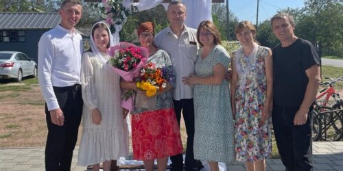 «Я обіцяла Богу: якщо онук повернеться живим, прийму хрещення», — історія 83-річної сестри Валентини