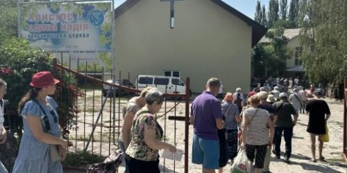 Бог часто приходить у простих речах — у сердечному теплі та їжі: про служіння запорізької церкви «Христос – єдина надія»