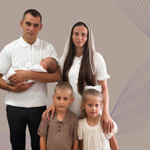 Один день у сільській церкві на Буковині: на благословіння дитини до церкви ХВЄ  прийшла православна рідня