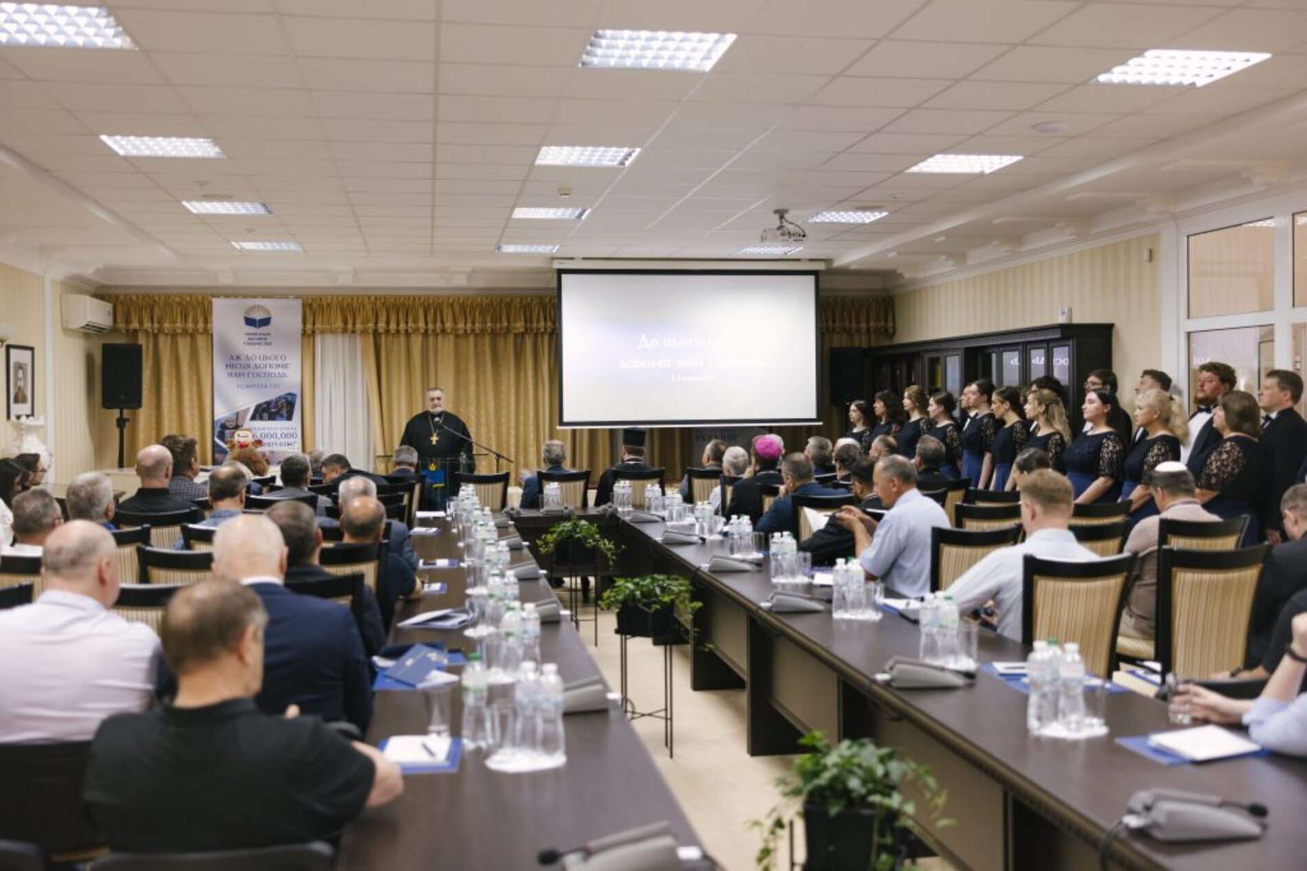 16 мільйонів примірників Біблії і тисячі змінених життів: Українське Біблійне Товариство 35 років служіння