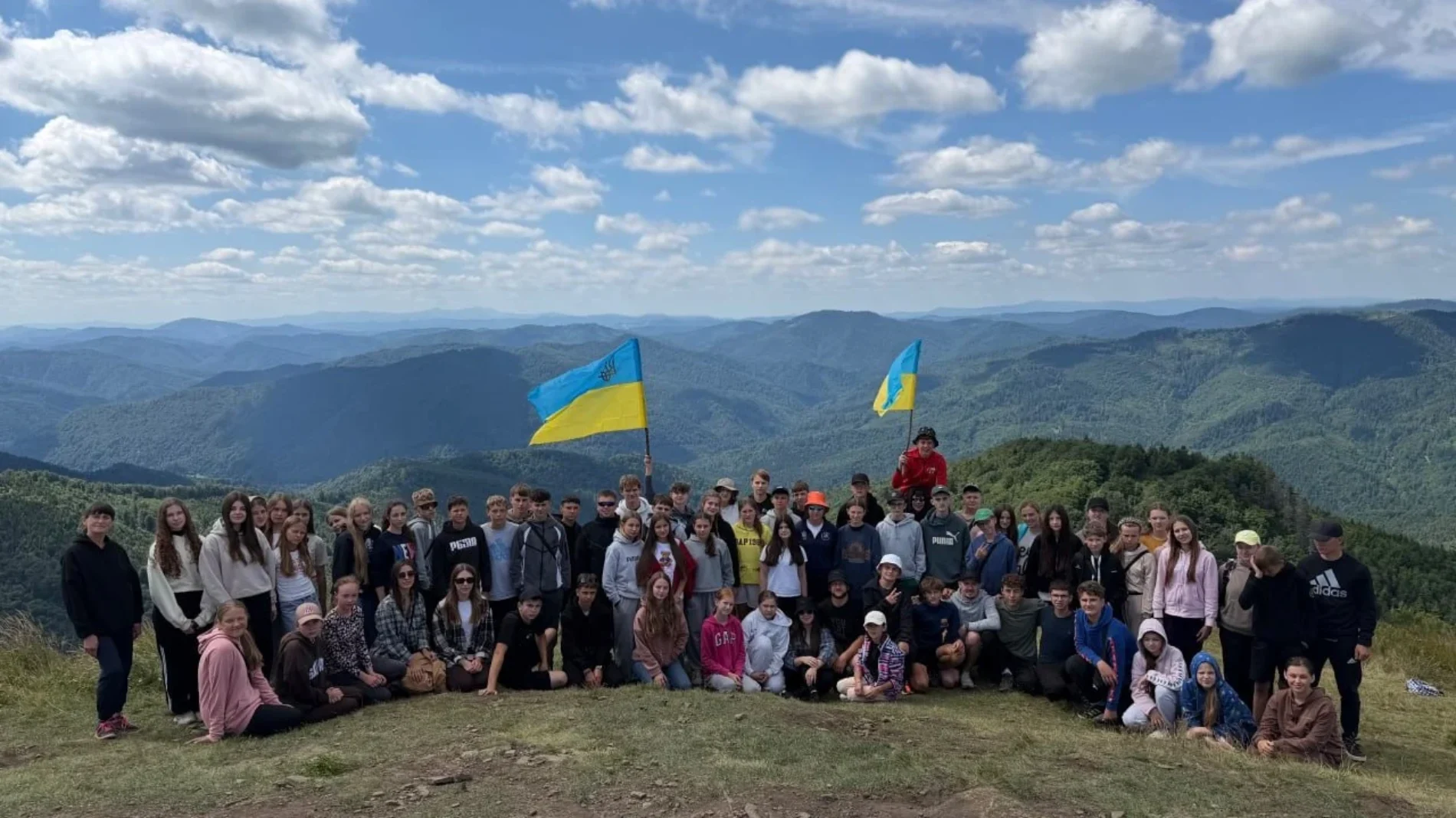 Той, хто біжить: у Карпатах провели табір «Перехрестя» для підлітків з різних регіонів країни