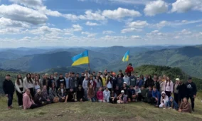 Той, хто біжить: у Карпатах провели табір «Перехрестя» для підлітків з різних регіонів країни