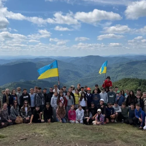 Той, хто біжить: у Карпатах провели табір «Перехрестя» для підлітків з різних регіонів країни