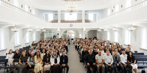«Один пазл — це ще не картина»: на Закарпатті служителі дітям і підліткам говорили про силу команди